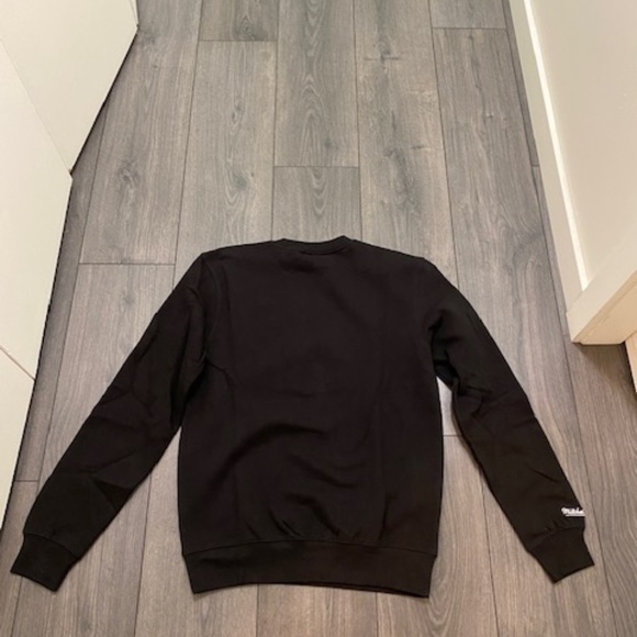 Mitchell & Ness Vancouver Grizzlies Iridescent Totem Black Silver Crewneck NWT - Picture 5 of 7